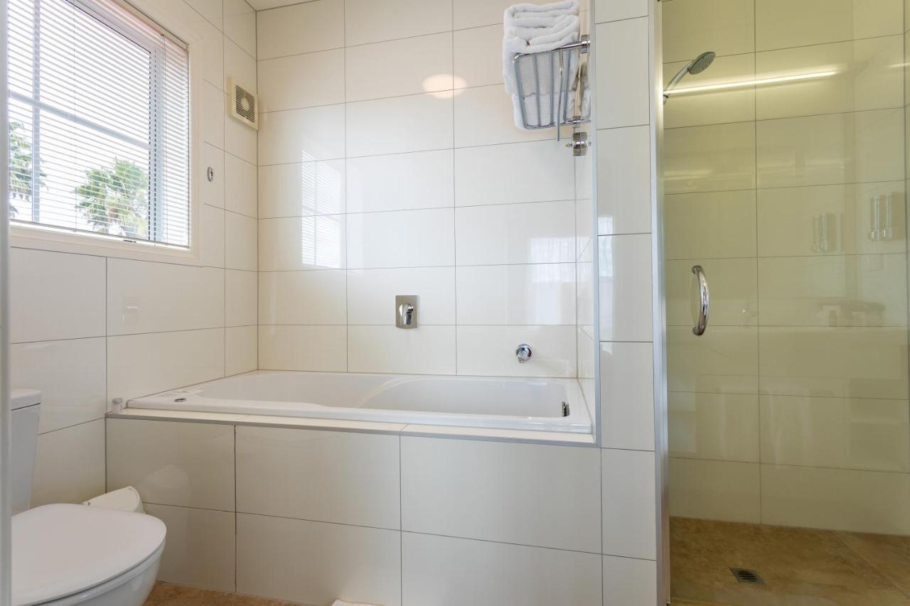 Tuakau Hotel Eksteriør bilde